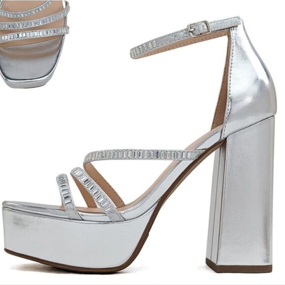 BRAND NEW DELICIOUS STRAP STUDDED EMBELLISHMENTS PLATFORM SANDAL - Picture 1 of 14